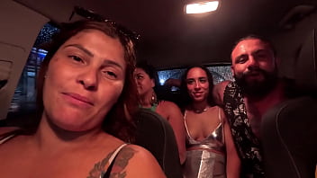 Aprontando em público na praia grande quem vai me dar o cu