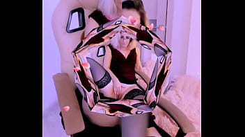 Hot pussy playing with big dildo and squirting