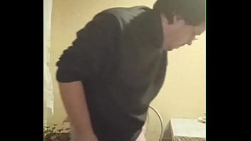 Толстозадая сучка трахнута в анал в двух позах не снимая штанов thumbnail