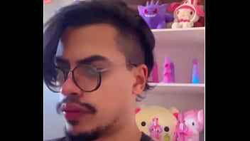 Esperando ela fazer o decalque