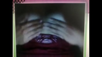 Amiguita jugando por web cam