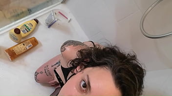 He washes me with piss as i love