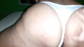 De ladito y caliente