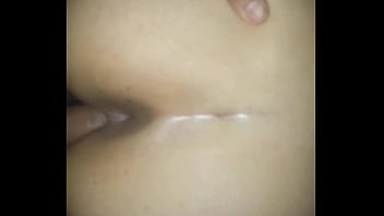 Cumming on her ass un culo;