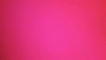 Jovencita se deja coger en cuatro y el novio trabajando