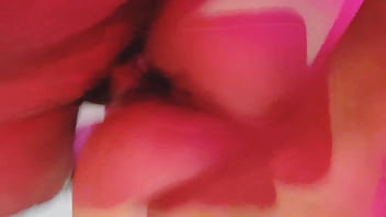 Jovencita se deja coger en cuatro y el novio trabajando