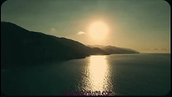 Sexo anal en la vista al mar y placer total"pareja folla anal en una terraza con vista al mar duro y sin freno