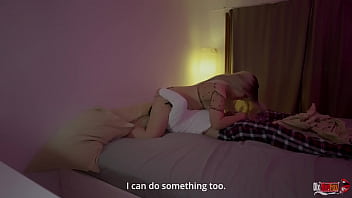 Stepmom asks for help and i lick her pussy so i can fuck her and cum on her