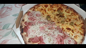 Doido para fuder a carne nova do pedaço