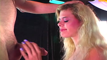 Glazed bentley blonde babe deepthroat and facial frosting