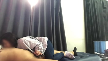 同棲部屋作る為に彼女とベットを設置していたらお互いにシたくなってその場でキスした後に、、