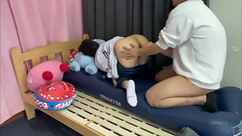 同棲部屋作る為に彼女とベットを設置していたらお互いにシたくなってその場でキスした後に、、