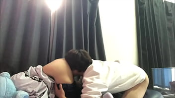 同棲部屋作る為に彼女とベットを設置していたらお互いにシたくなってその場でキスした後に、、