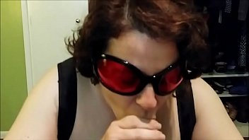 Chunky milf giving head