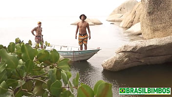 Two guys find lost latina wanesse boyer who can’t wait to pay them back at brasilbimbos