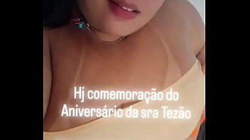 Hj a volta da sra tezão na interação o aniversário é dela mais quem ganha o presente é vcs vai ficar de fora dessa