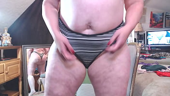 890 dawnskye is showing off her panties and big fat ass