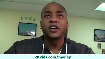 Smooth guy pays amateur chick for sex 3