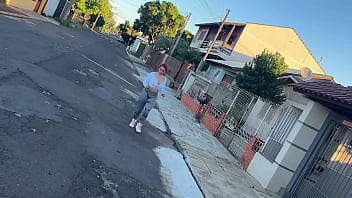 Depois do banho milf ruiva recebe creme no rosto e sai pra correr toda gozada completo