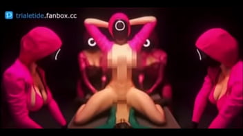 Guardias de el juego del calamar tetonas cogen a jugador sumiso en mesa de metal