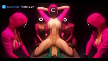 Guardias de el juego del calamar tetonas cogen a jugador sumiso en mesa de metal