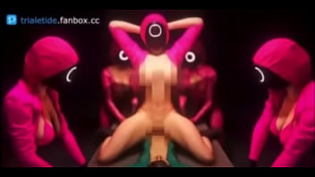 Guardias de el juego del calamar tetonas cogen a jugador sumiso en mesa de metal Guardias de el juego del calamar tetonas cogen a jugador sumiso en mesa de metal