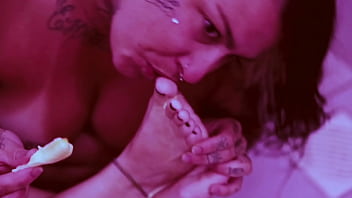 Devour my creamy toes like a delicious ice cream