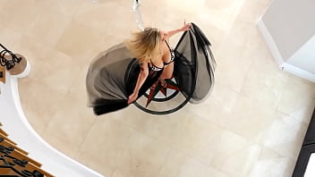 Meaty pussy milf julia ann finger fucks her two horny holes