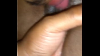 Chupando gostoso a buceta da preta