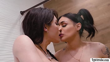 Shemale Jade Venus Ariel Demure And Eva Maxim Return From A Jogthat Was A Great Workout But Jade Is Feeling The Heat Now thumbnail