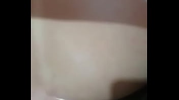 Socando a piroca na amiguinha