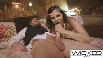 Mia de vil gets massaged and fucked