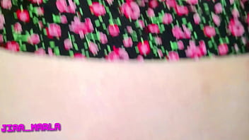 сквиртует жопастая сучка во время траха