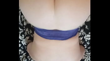 Amateur blonde loves pushing back