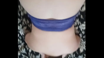 Amateur blonde loves pushing back