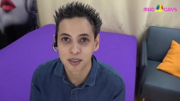 Pelada De Polla Por Un Actor Porno Heterosexual Mejicano thumbnail