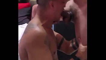 Fui fazer o teste pra ver se o boy mahbaiano23xxx mahbaiano02 aguentava a minha rolona gigantesca dentro da sua garganta p