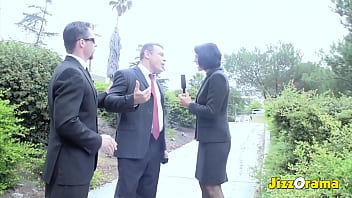 Jizzorama mum in lingerie