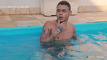 Tiozão Comendo Novinho thumbnail