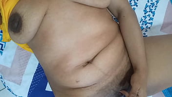 Sexy housewife just wants to insert her fingers into her wet pussy