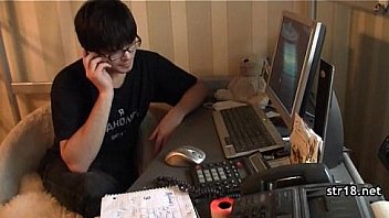 Slut can barely fit it in her mouth