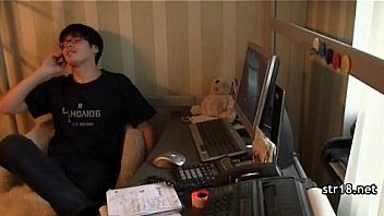 Slut can barely fit it in her mouth