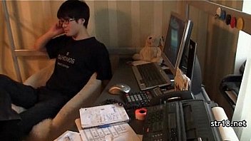 Slut can barely fit it in her mouth