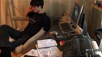 Slut can barely fit it in her mouth