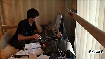 Slut can barely fit it in her mouth