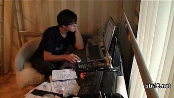 Slut can barely fit it in her mouth