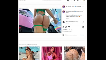 Big ass andando pela rua