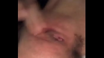 Se va de viaje y me manda videos