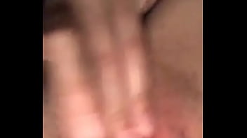 Se va de viaje y me manda videos