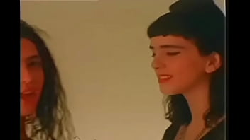 Auto rojo vilma palma e vampiros